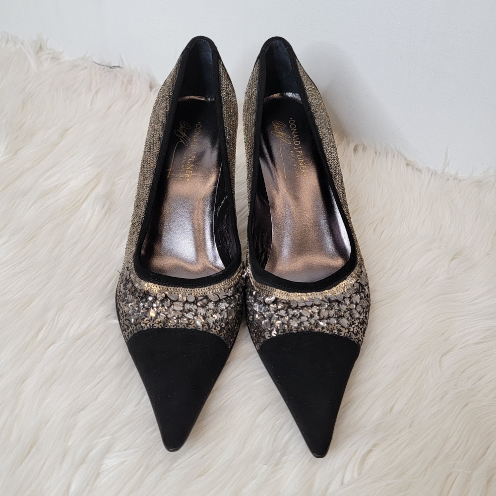 Donald J. Pliner Black and Gold Heels - Picture 3 of 11